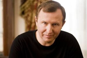 Генпрокурору сьогодні складніше за всіх. Але він не бігає, не ховає очі. І вкотре йде проти "тренду"