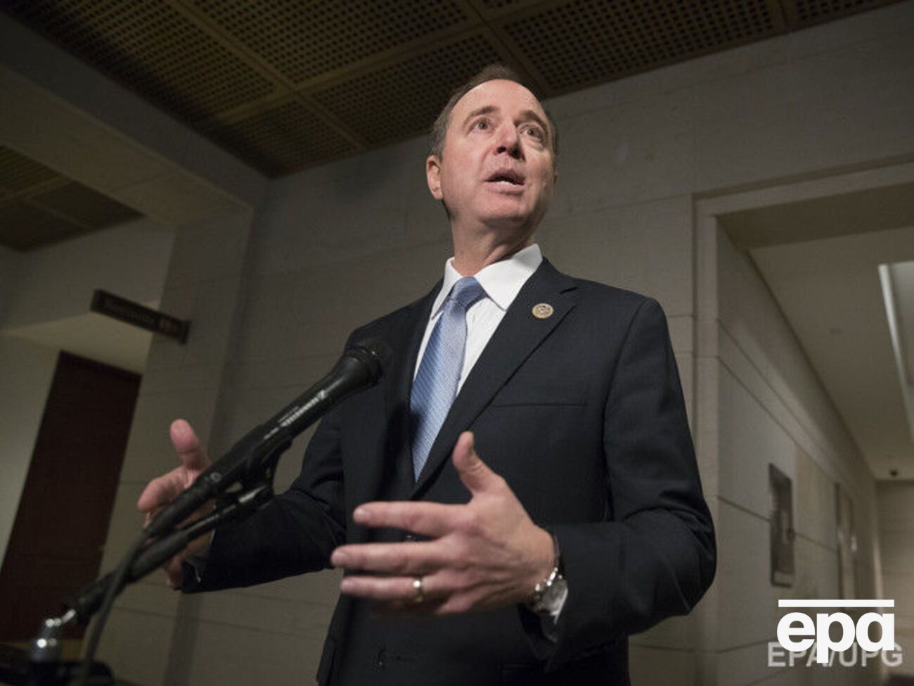 Шифф интересовался у пранкеров, видел ли Путин компромат на Трампа