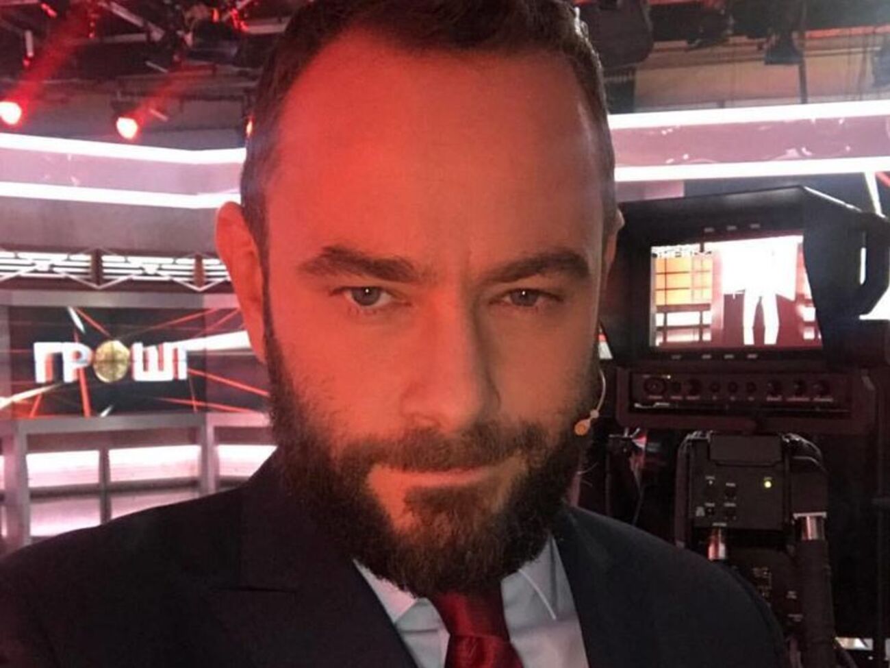 Александр Дубинский:&nbsp;По данным следствия, еще одним участником этого междусобойчика могла быть любимая юркомпания Гонтаревой&ndash;Порошенко &ndash;&nbsp;"Астерс"