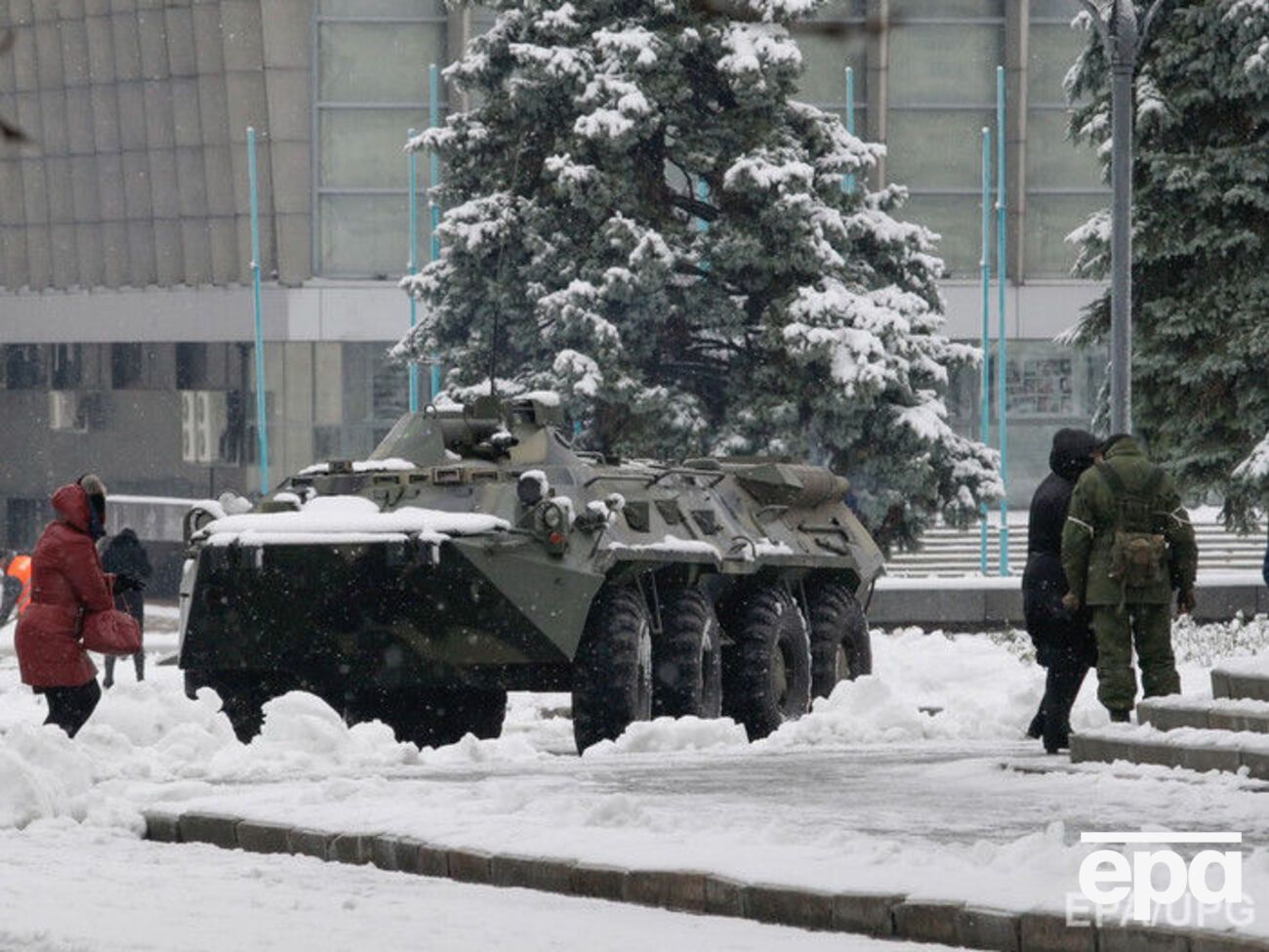 Бойовики обстріляли селище Луганське з гармат БМП