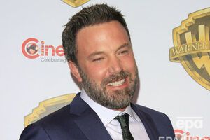 Аффлек "уступит" роль Джилленхолу