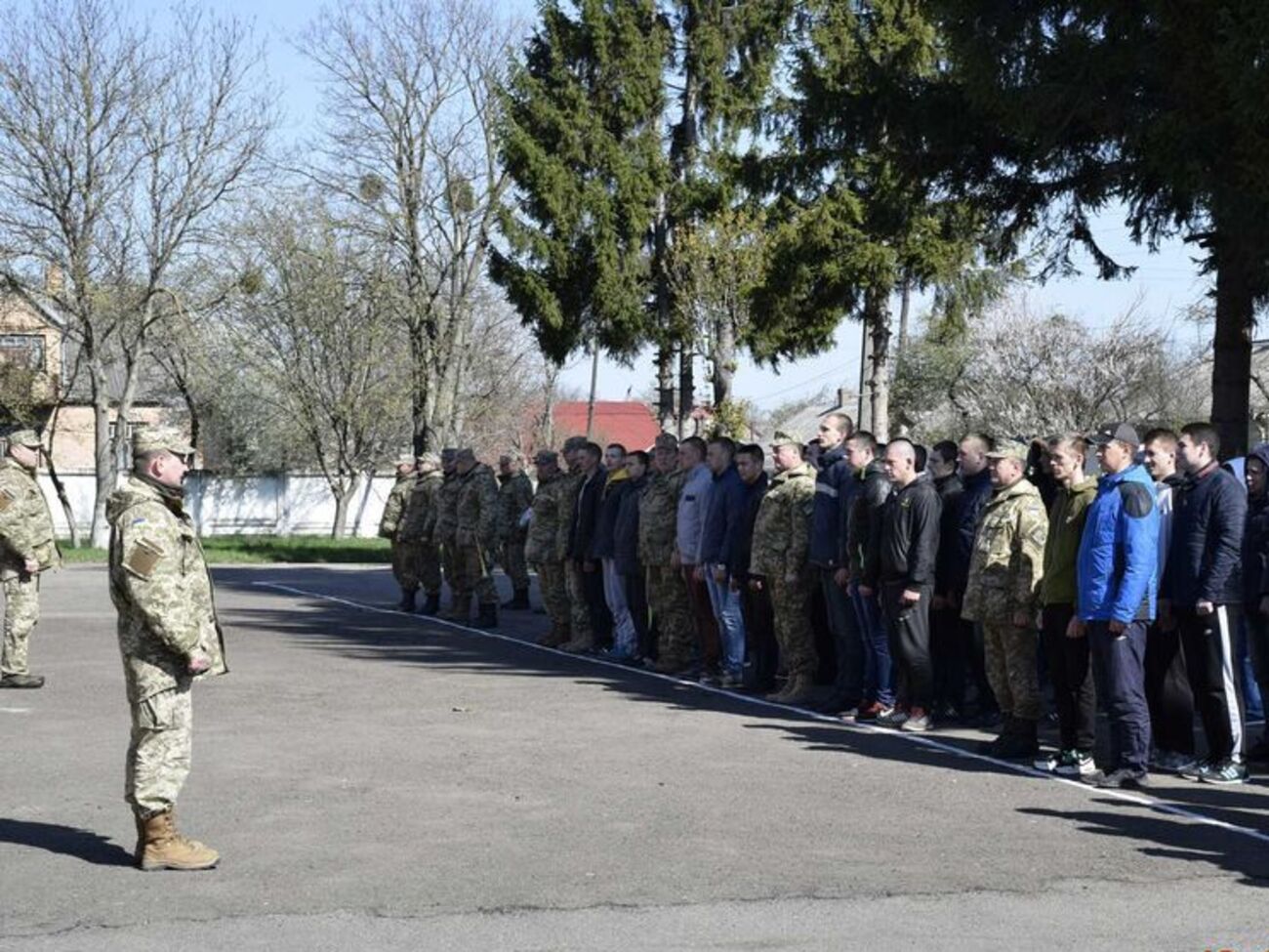В Украине призыв возобновили в мае 2014 года