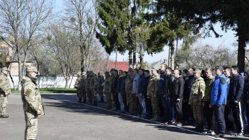 В Україні призов відновили у травні 2014 року