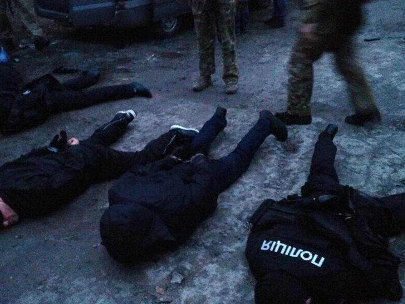 Банду фальшивых полицейских задержали во время нападения на частный дом