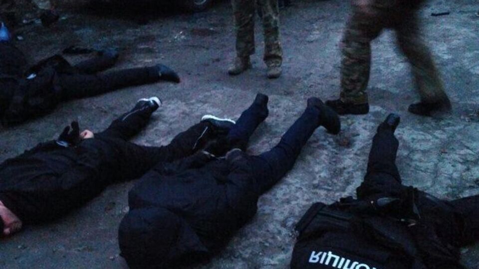 Банду фальшивих поліцейських затримали під час нападу на приватний будинок