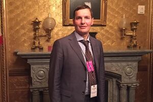 Енин: Идет гибридная война