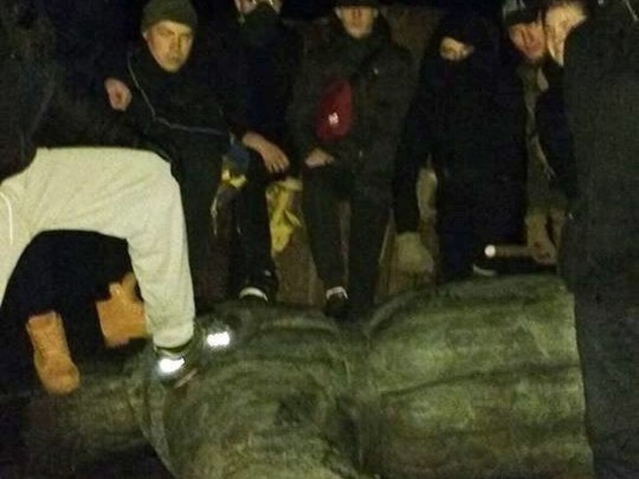 Пам'ятник повалили націоналісти з організації "С14 Чернігів"