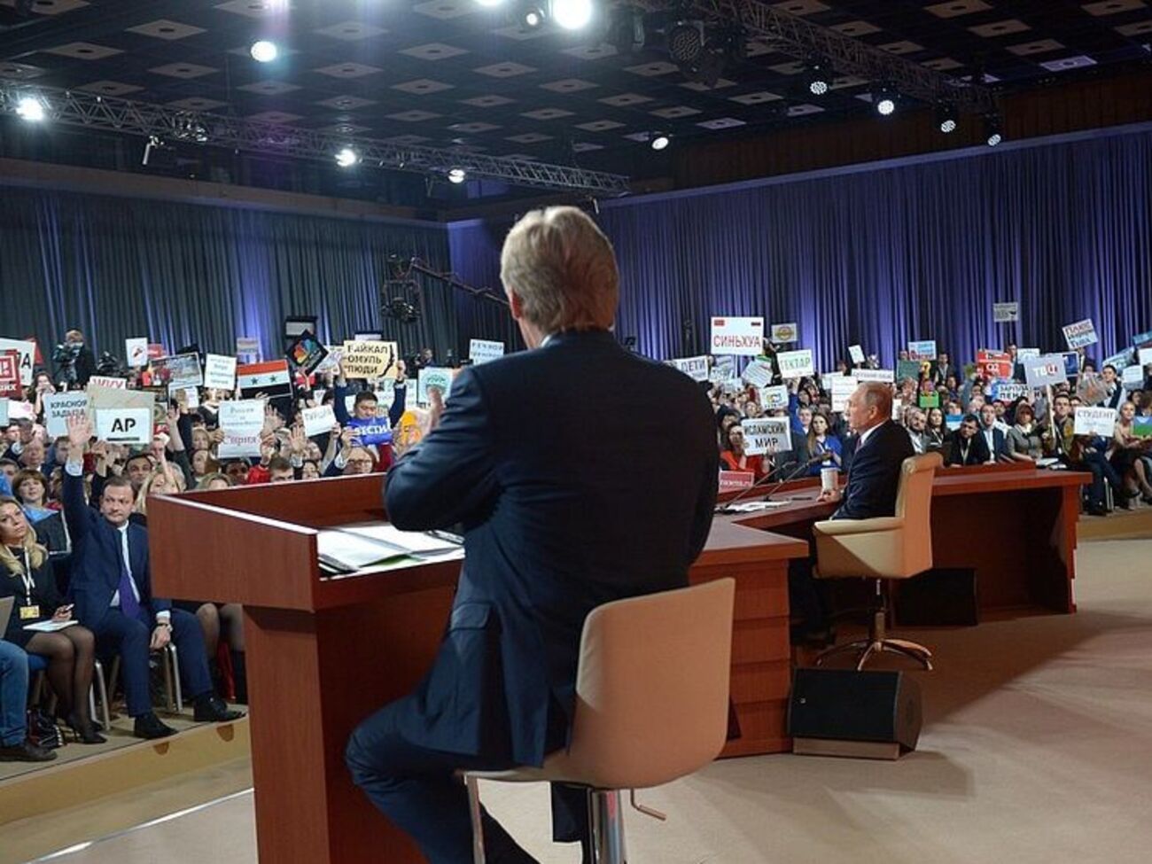 Путін відповів на запитання, що стосуються війни на Донбасі