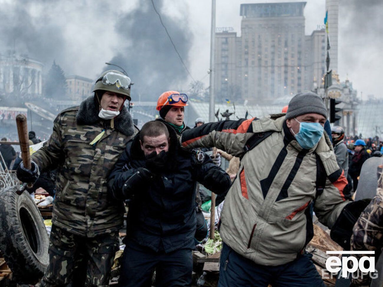 Захист Януковича наполягає, що протестувальники на Майдані були озброєними