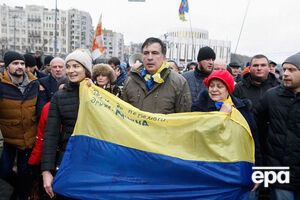 Саакашвили (в центре) хотят экстрадировать из Украины