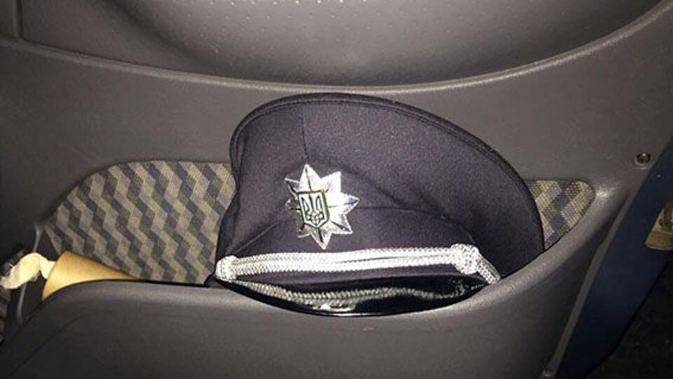 Задержанные носили форму полицейских