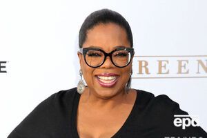 Опра получит награду, которой ранее отмечали Одри Хепберн