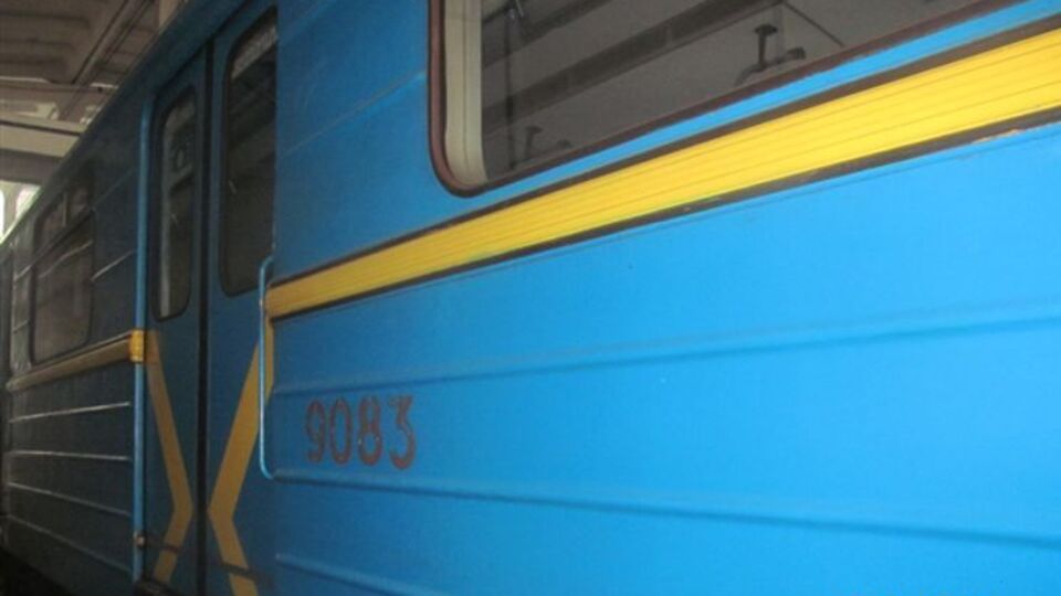 Крім Гальперіна, вагони хотіли придбати ТОВ "Амарант" ЛТД та підприємство "Актів-М плюс"