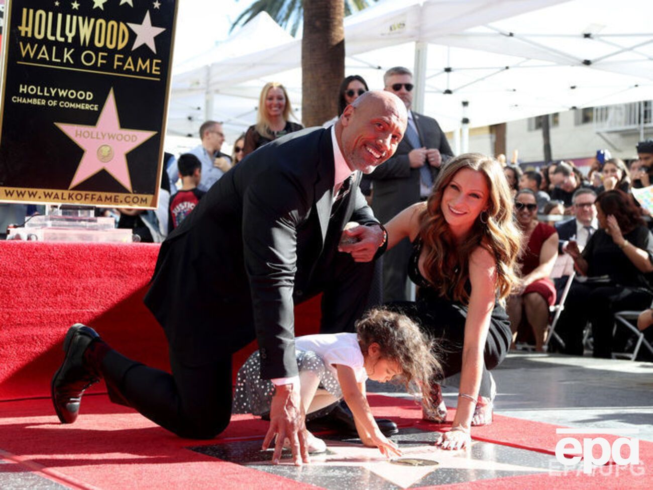 Джонсон прибыл на церемонию с женой и дочерью