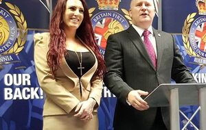 Франсен и Голдинг предстанут перед судом в Белфасте