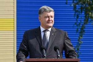 Порошенко: Более 240 военнослужащих полка являются участниками боевых действий