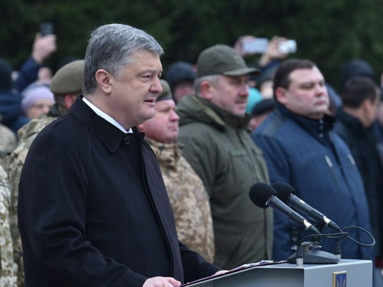 Порошенко назвал Вооруженные силы, Национальную гвардию и другие военные структуры страны главным гарантом ее независимости