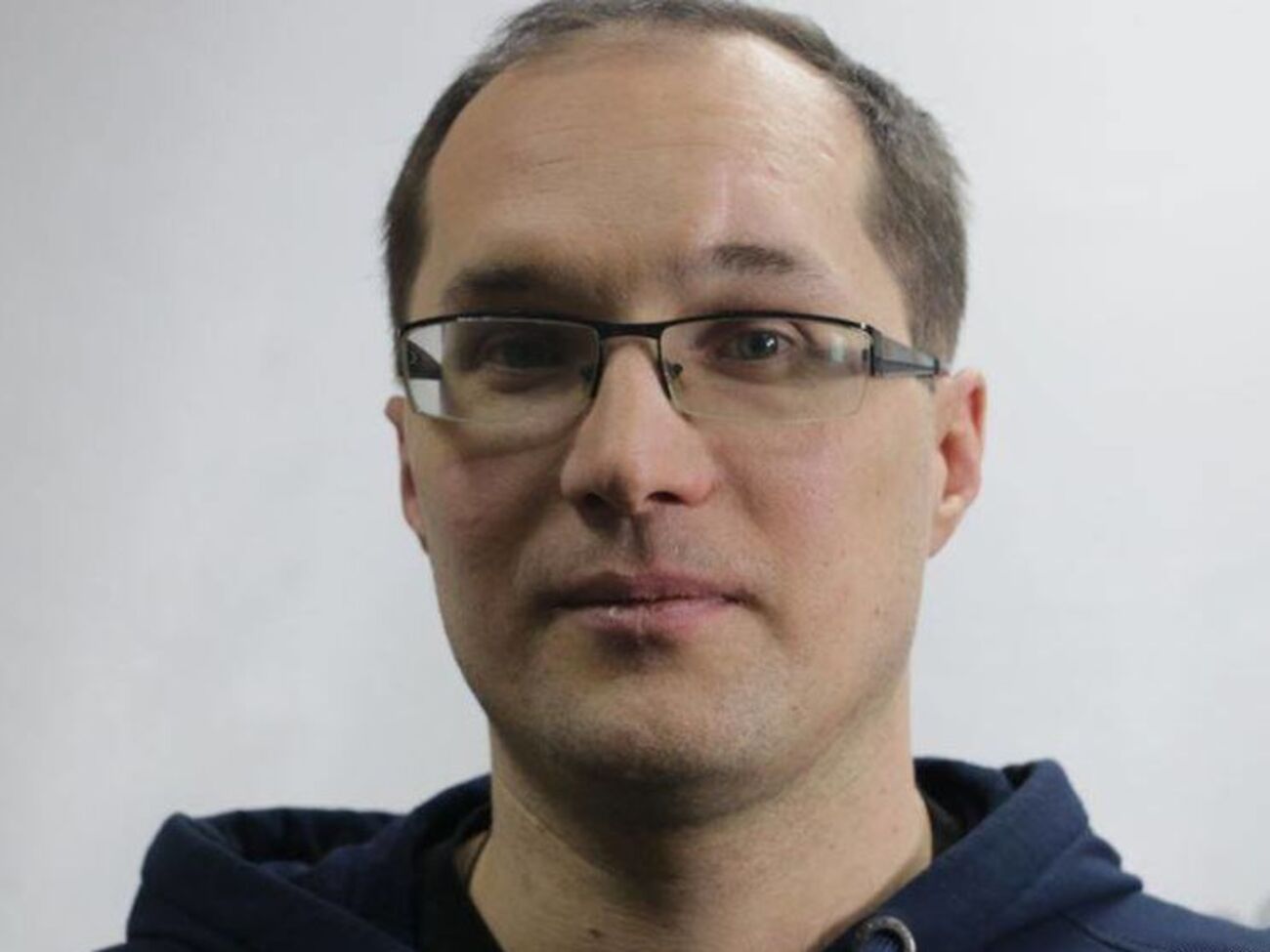 Бутусов: Україна виставляє на обмін полонених тільки після винесення вироку