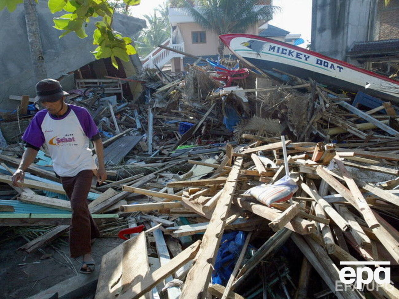 Местные власти предупредили о возможности возникновения цунами