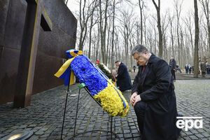 Порошенко: Кого-то ломали лагерями, кто-то не выдерживал и уходил из жизни сам