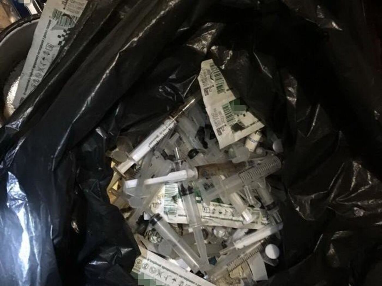 Зловмисники реалізовували наркотики жителям Донецької області