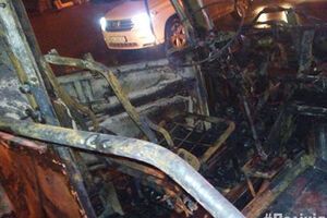 Вогонь повністю знищив салон маршрутного автобуса