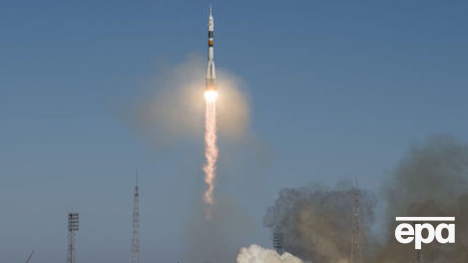 Ракета-носій "Союз" із пілотованим кораблем стартувала з космодрому Байконур у Казахстані