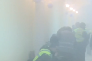 У Жовтневому палаці утворилася димова завіса