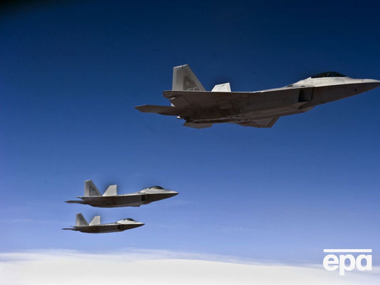 Истребители F-22 Raptor будут перемещены в Европу для улучшения обороноспособности региона