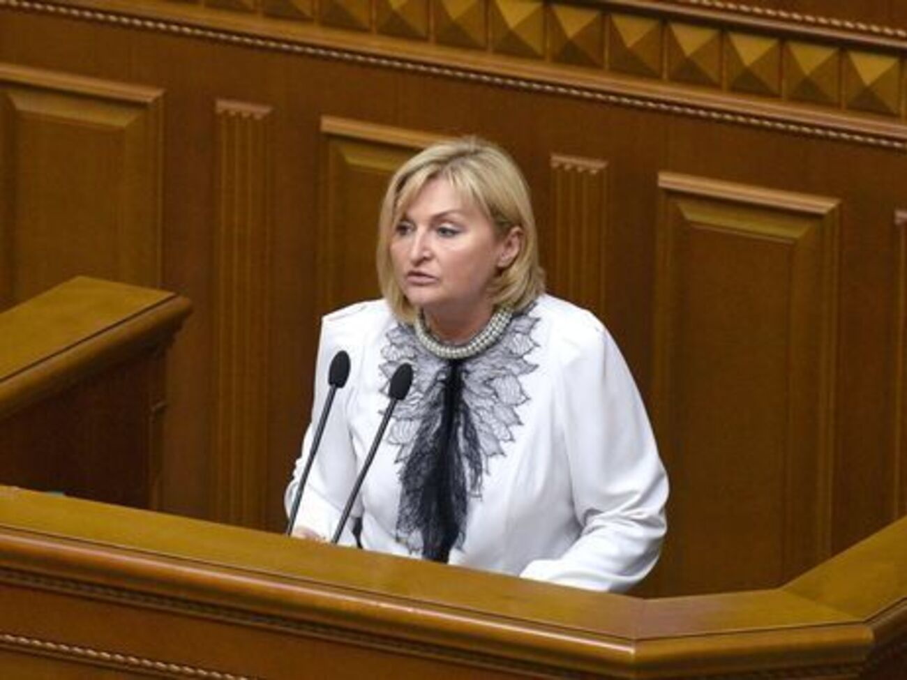 Луценко: 18 декабря комиссия при президенте внесет две свои кандидатуры в Конституционный Суд Украины