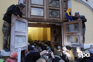 Активисты начали штурм Октябрьского дворца во время выступления джазового оркестра