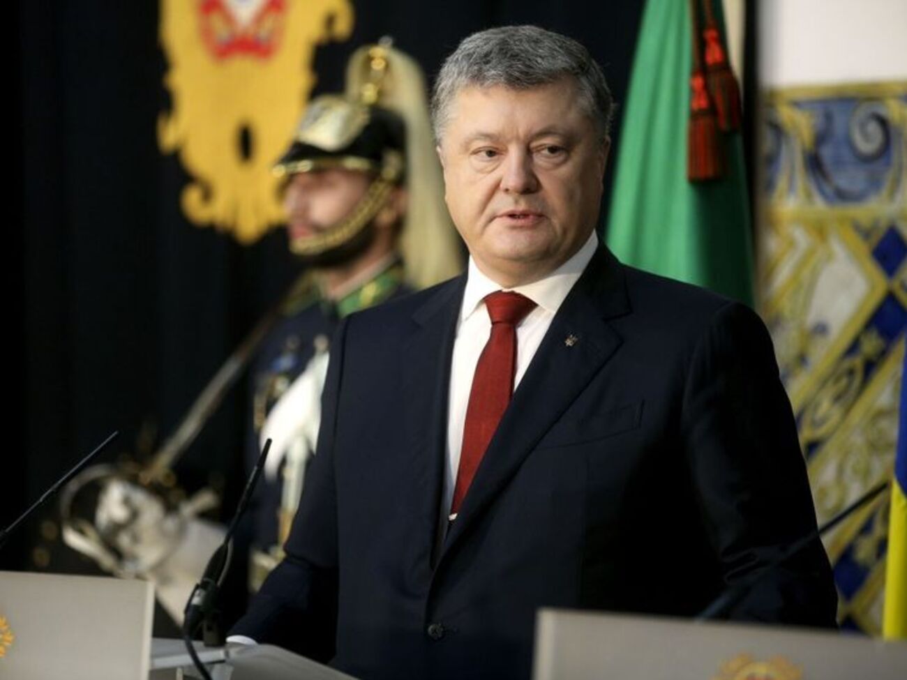 Порошенко заявил, что&nbsp;миротворцы&nbsp;должны иметь доступ к неконтролируемому участку&nbsp;украинско-российской границы