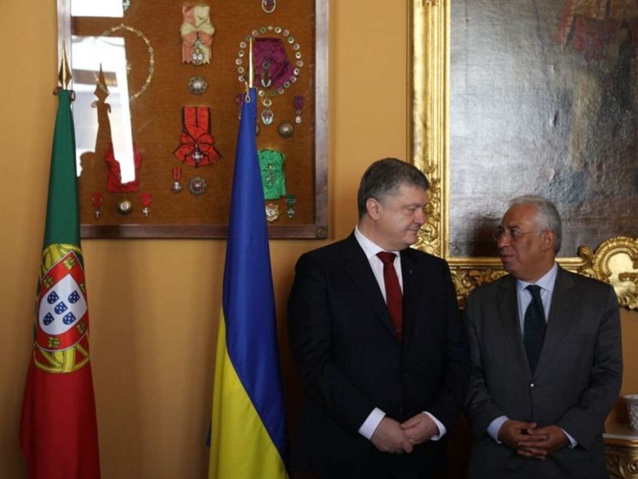 Мы будем решительно поддерживать развитие экономического сотрудничества с Португалией &ndash; Порошенко