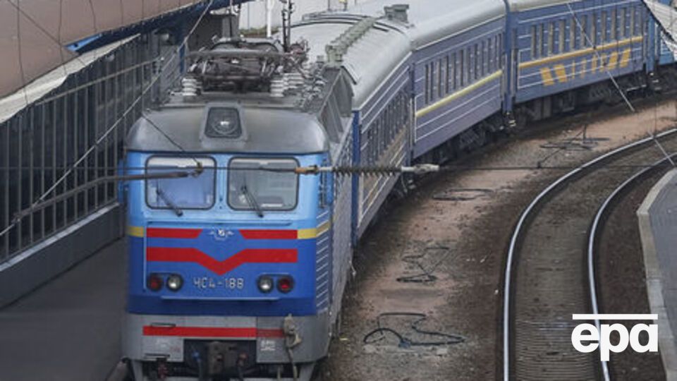 "Укрзалізниця" призначила додаткові поїзди
