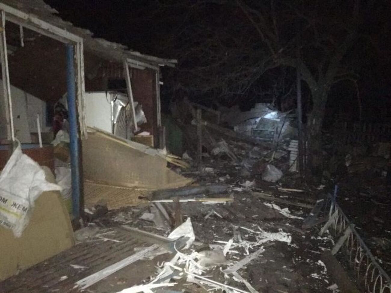 Учора Новолуганське обстріляли бойовики