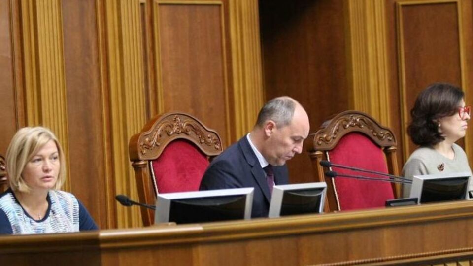 Сыроид (крайняя справа) заявила, что Украина "обменяла суверенитет и армию на доходы от фактического обогащения на войне"