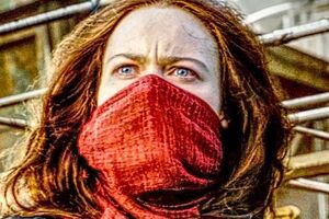 Действие фильма происходит в постапокалиптическом мире