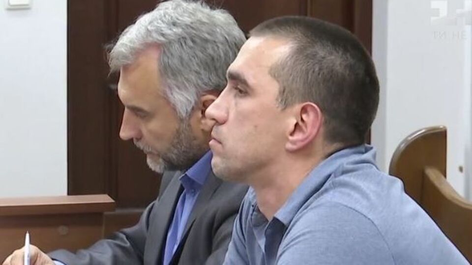 Адвокат Марчука (зліва) не з'явився на засідання суду без попередження