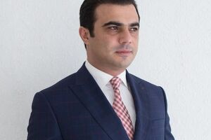 Саакашвили призывал своих сторонников не штурмовать Октябрьский дворец. Заявляю об этом как участник митинга