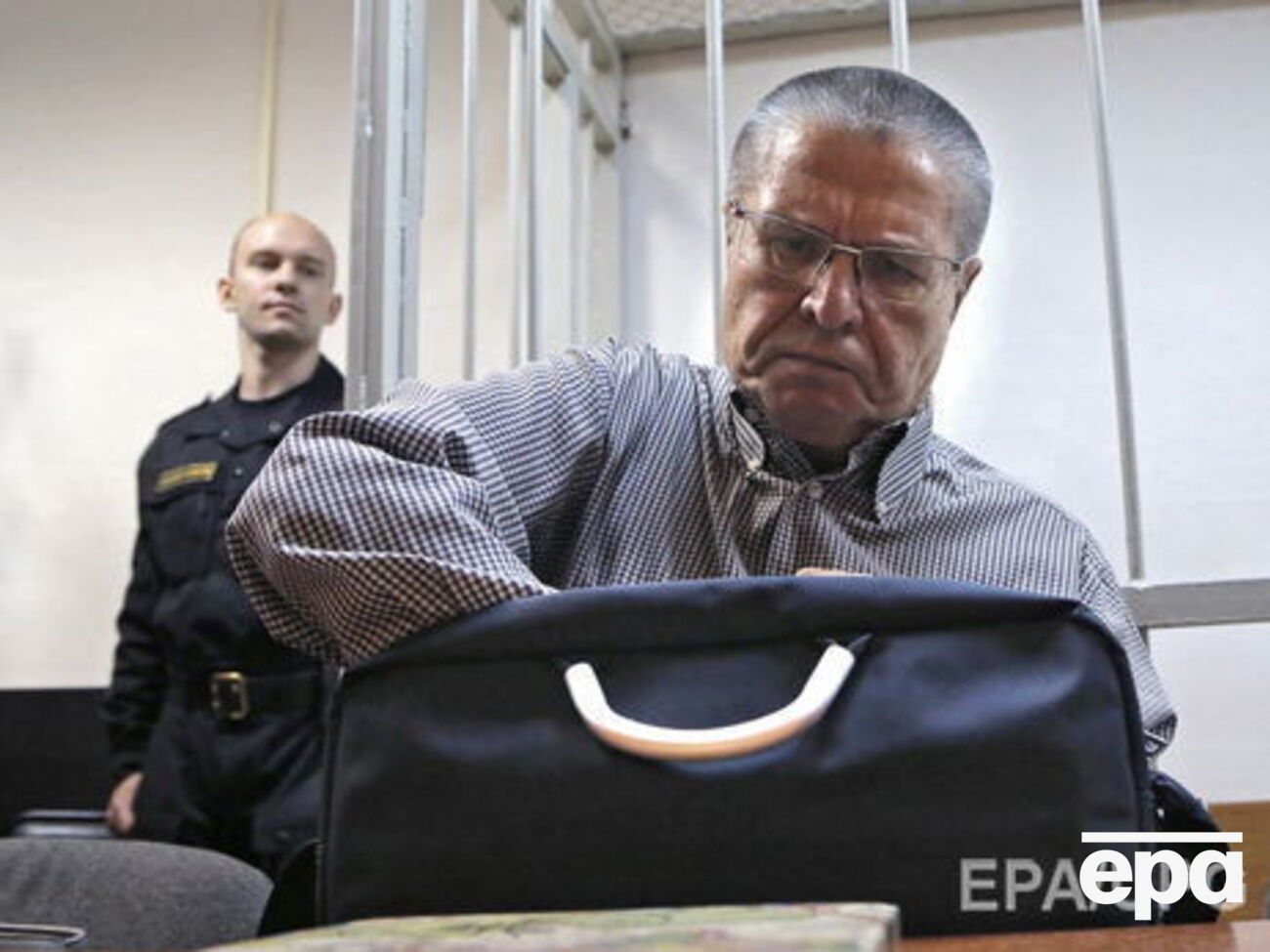 Через справу Улюкаєва російські чиновники стали боятися кошиків із подарунками