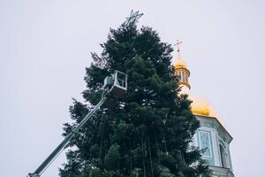 Ялинка прибула до Києва в ніч на 6 грудня
