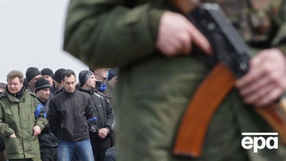 Російські офіцери зі СЦКК поскаржилися на "жорсткі умови проживання" на Донбасі