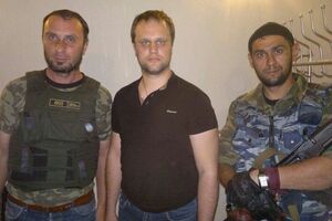 Вагіф Керімов (крайній праворуч) і колишній "народний губернатор Донецької області" Павло Губарєв (у центрі)