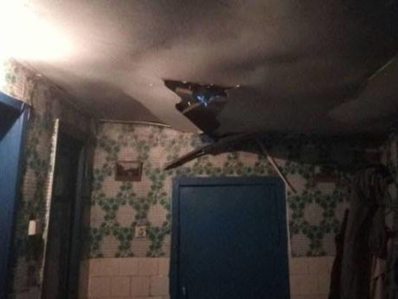Хозяева жилища в момент обстрела находились дома