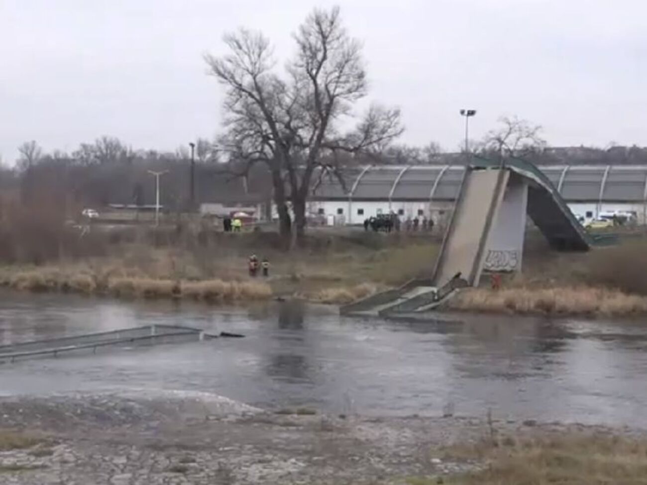 Міст було побудовано 1984 року