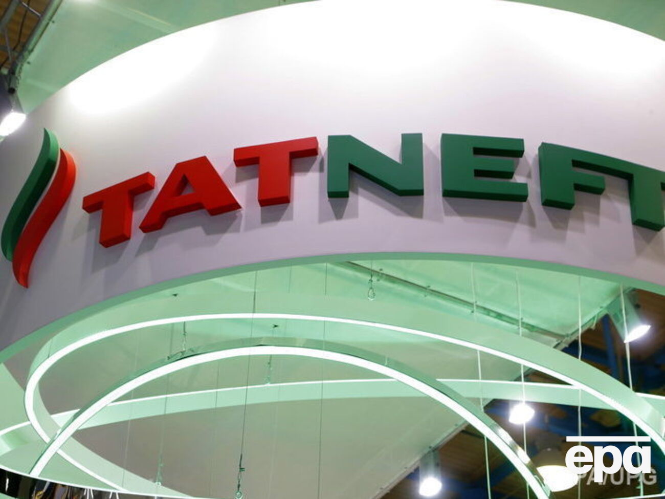 В Reuters узнали, что "Татнефть" работала в Крыму