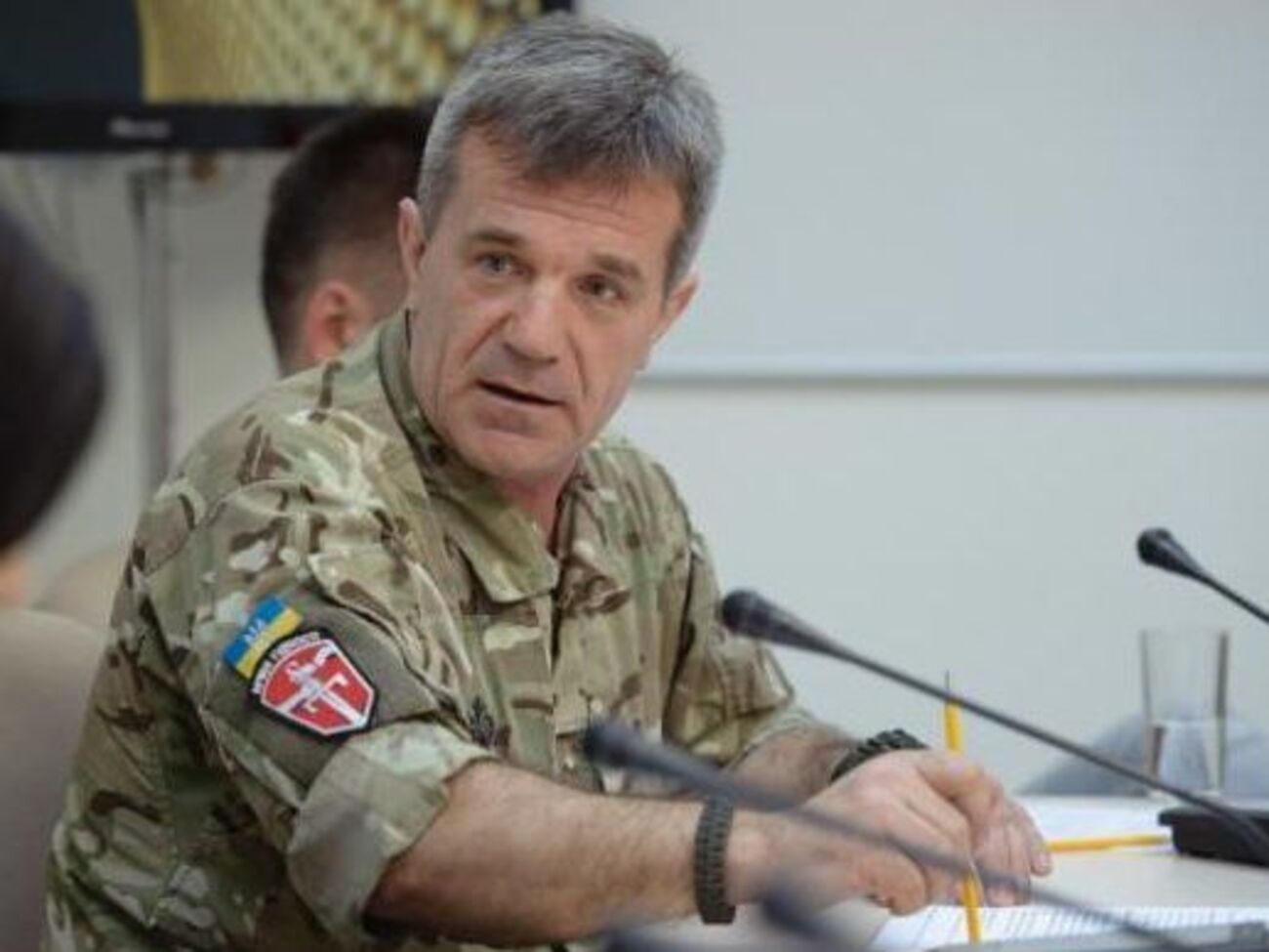 Тарас Костанчук: Цікаво, що влада веде жорстку і безкомпромісну війну. Але, на жаль, війна йде не за майбутнє моєї Батьківщини, а за місце біля державної годівниці