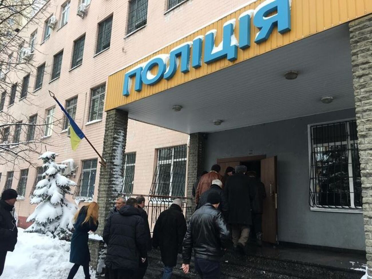 Задержанных доставили в Шевченковское управление полиции Киева