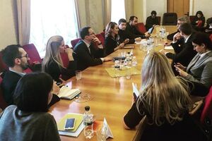 Постпред МВФ встретился с депутатами