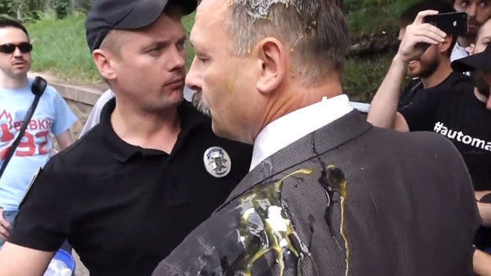 Олег Барна після нападу активістів